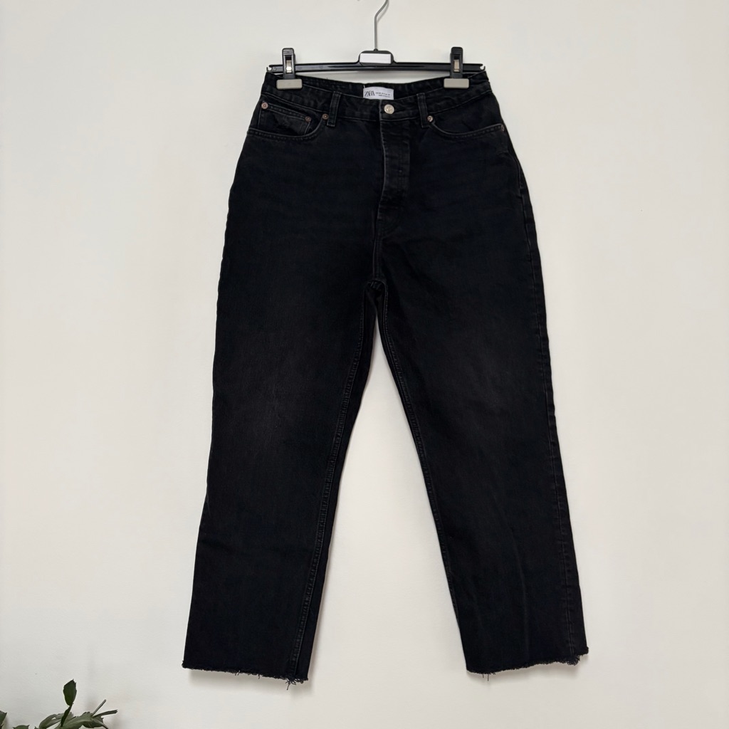 Zara Cotton Slightly Tapered Leg Straight Jeans Button Fly 8 Black